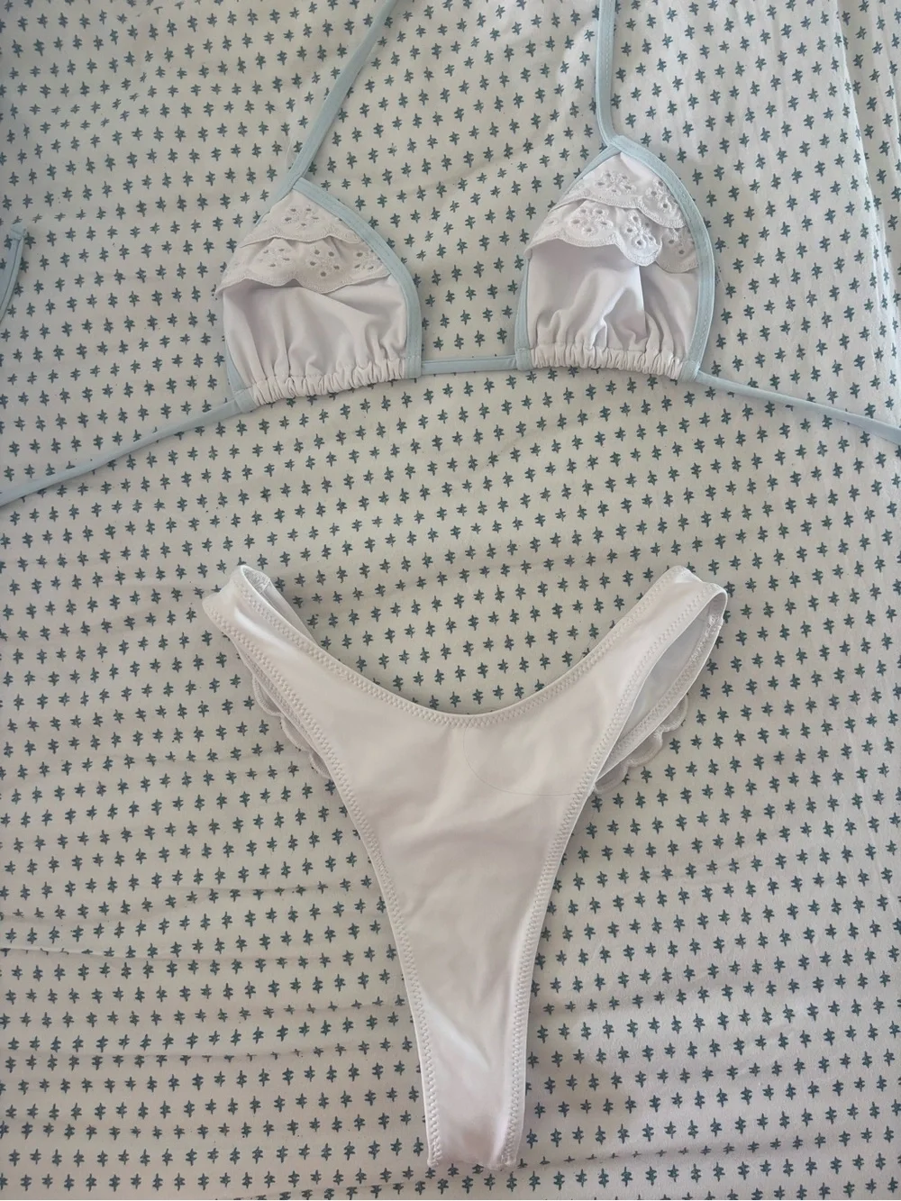 FRANKIES BIKINI White Lace Trim Triangle Bikini Set